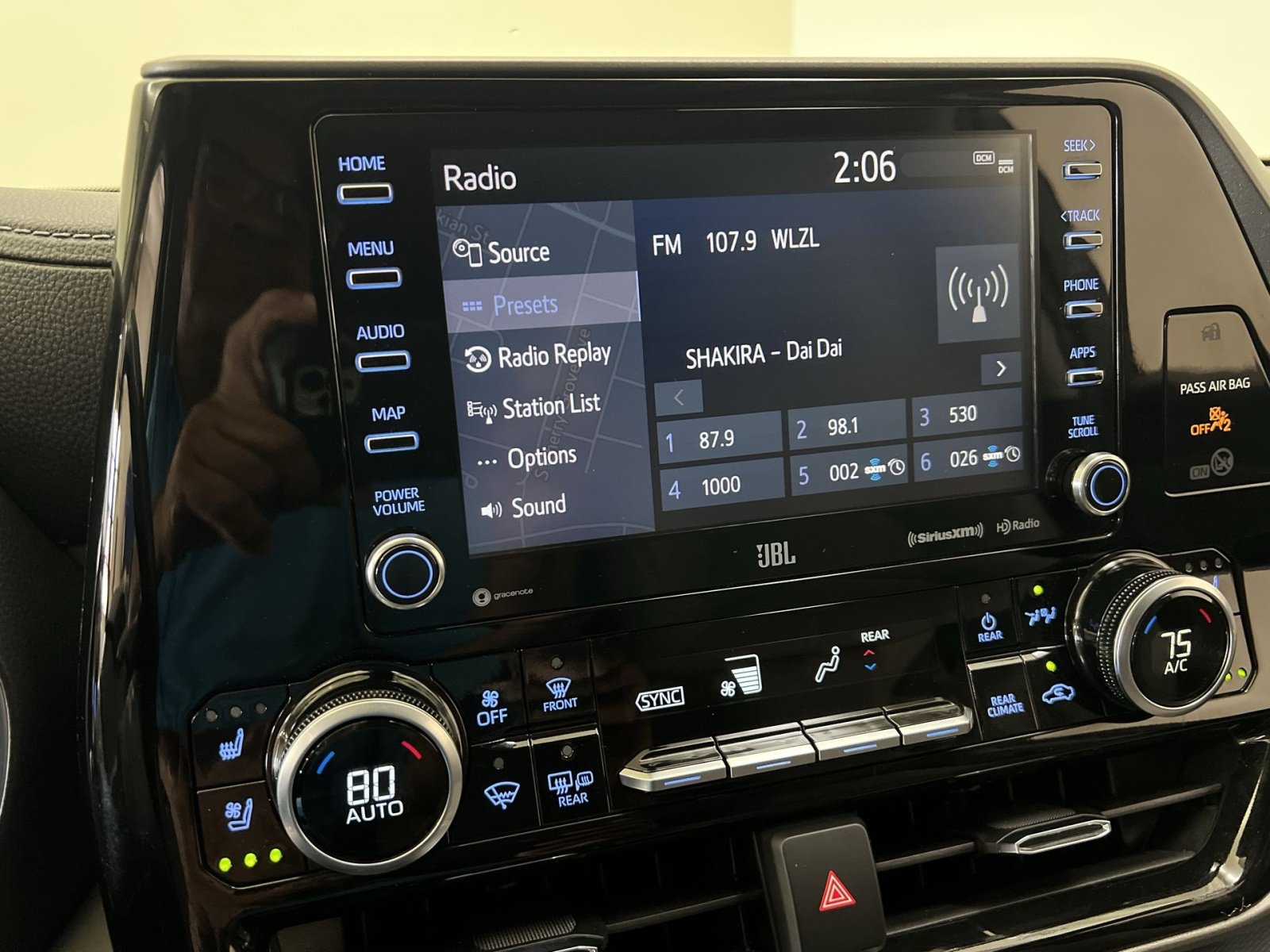 Used 2021 Toyota Highlander Limited AWD/4WD image 17