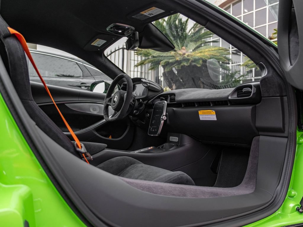 New 2026 McLaren Artura RWD image 9