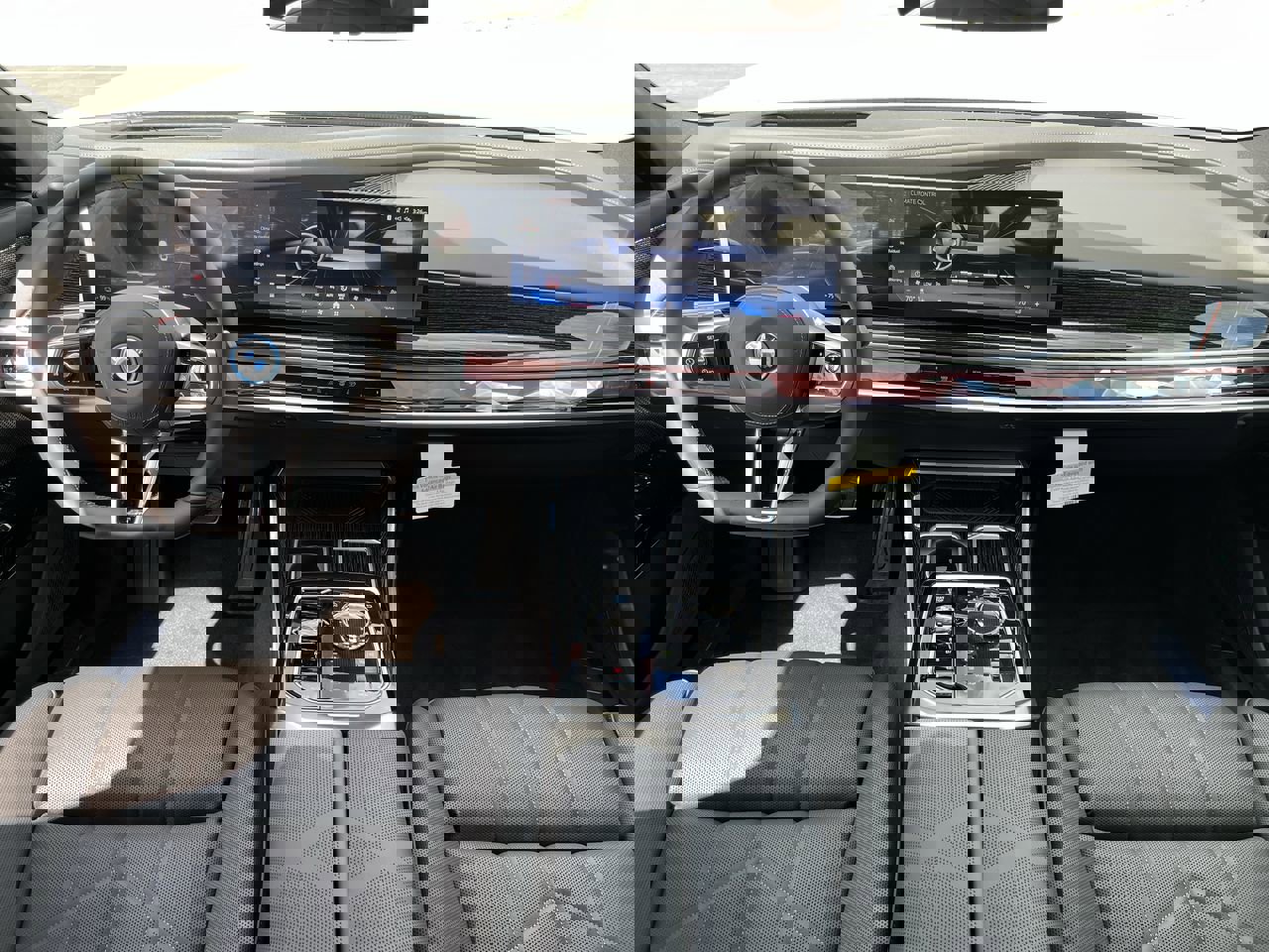 Used 2025 BMW i7 eDrive50 w/ M Sport Package image 29