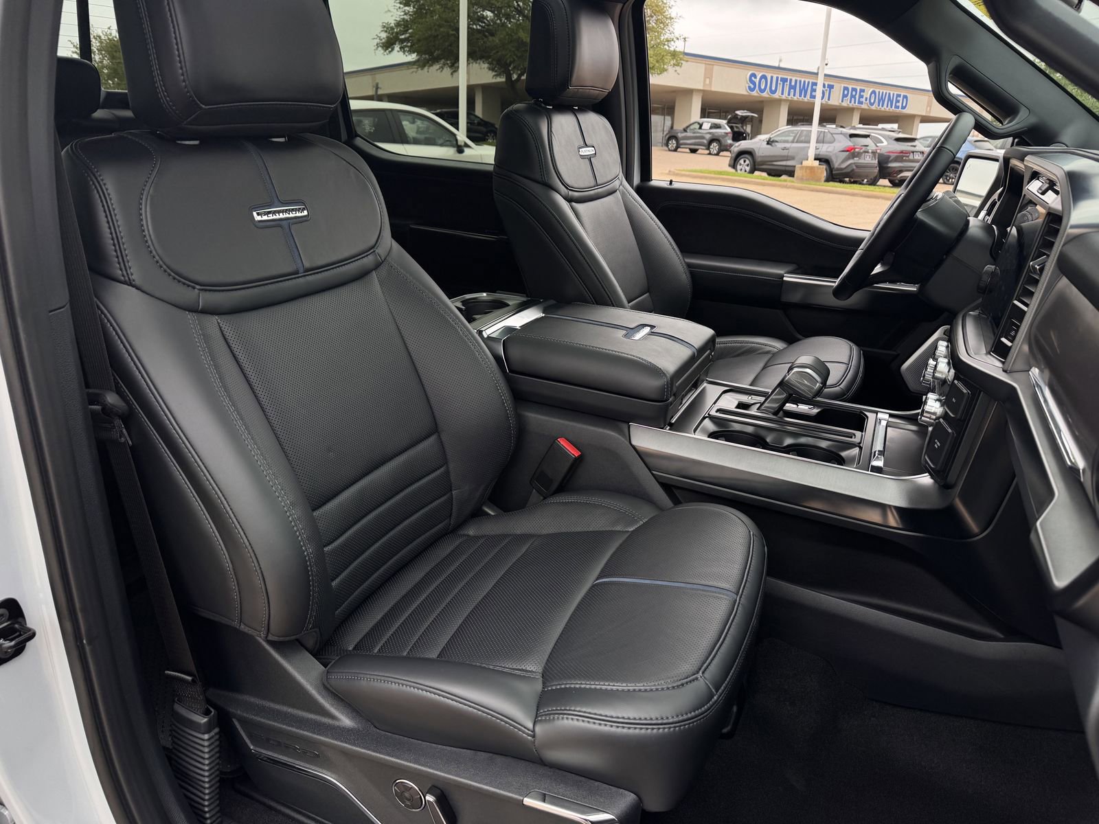 Certified 2025 Ford F150 Platinum w/ Equipment Group 702A High image 29