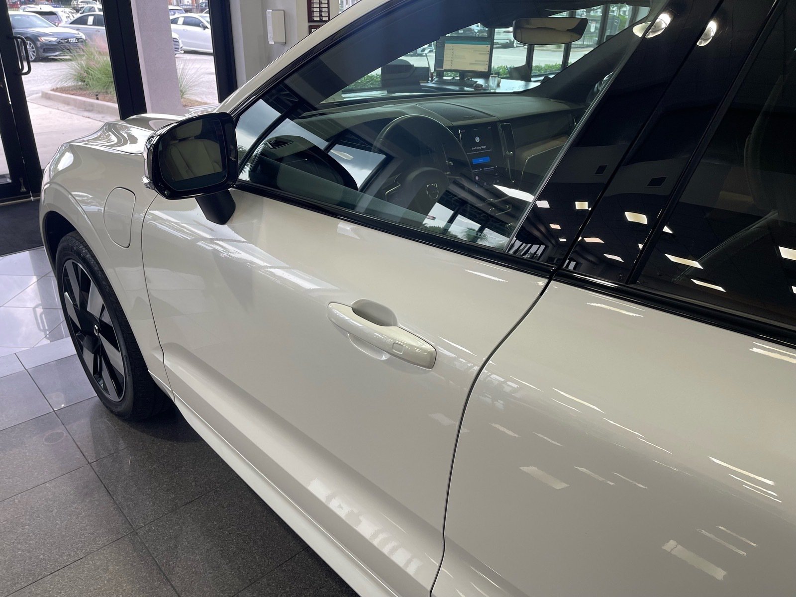 Used 2023 Volvo XC60 T8 Ultimate AWD/4WD image 12