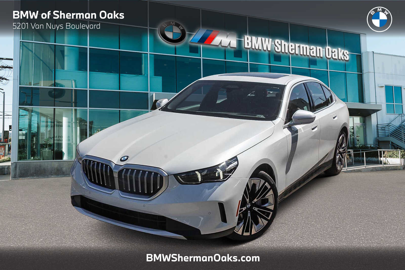 Used 2026 BMW 540i xDrive image 1