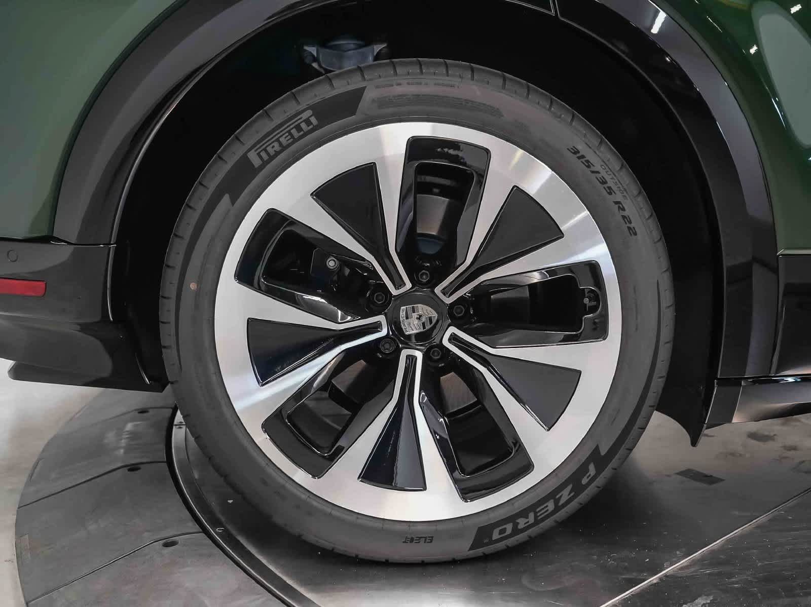 New 2026 Porsche Cayenne Turbo AWD/4WD image 13
