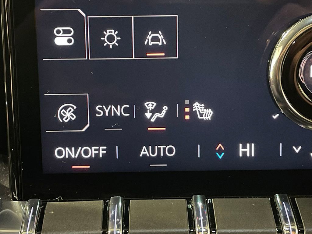 Used 2025 GMC Acadia Elevation image 32