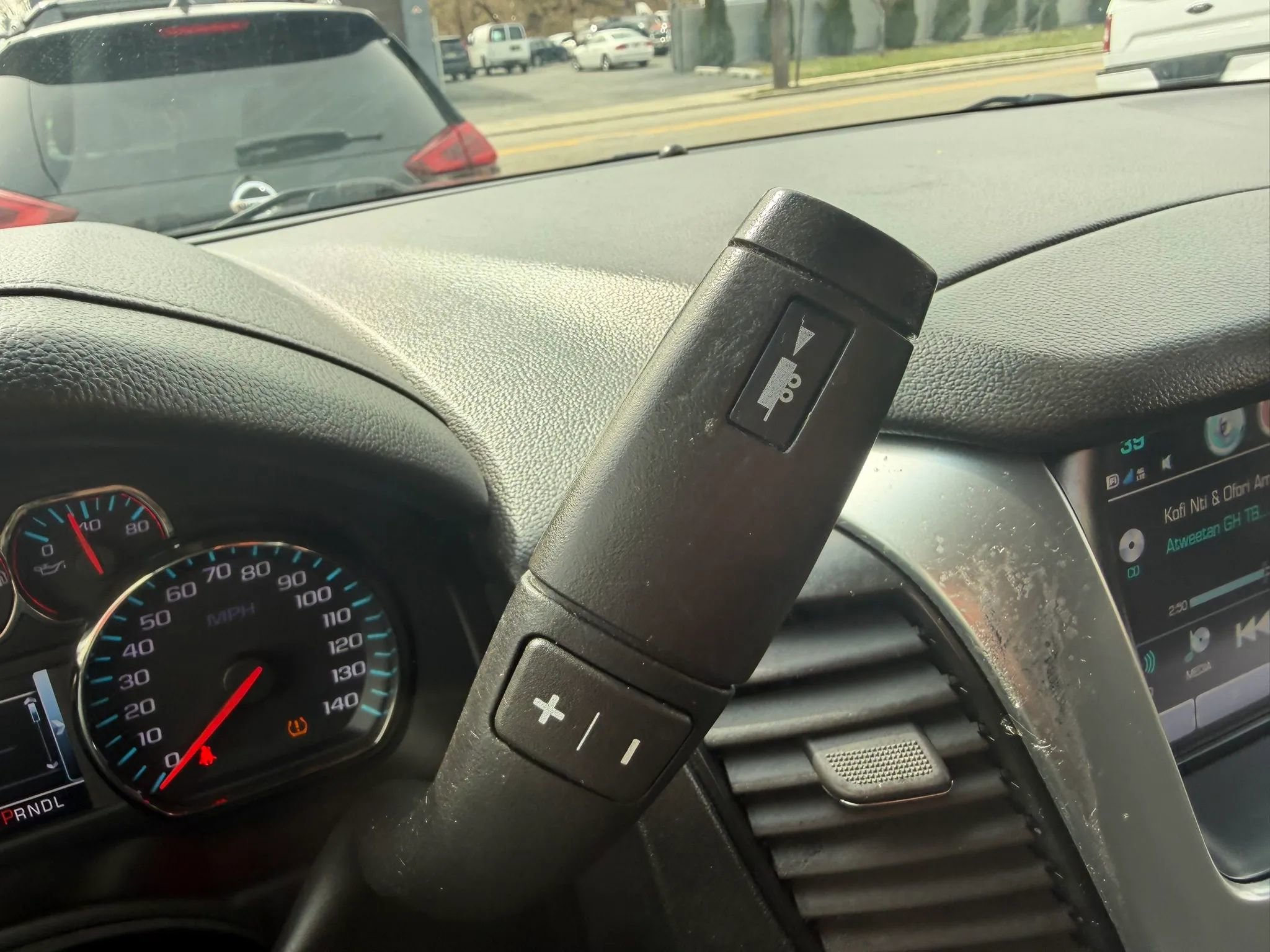 Used 2018 Chevrolet Suburban LT image 23