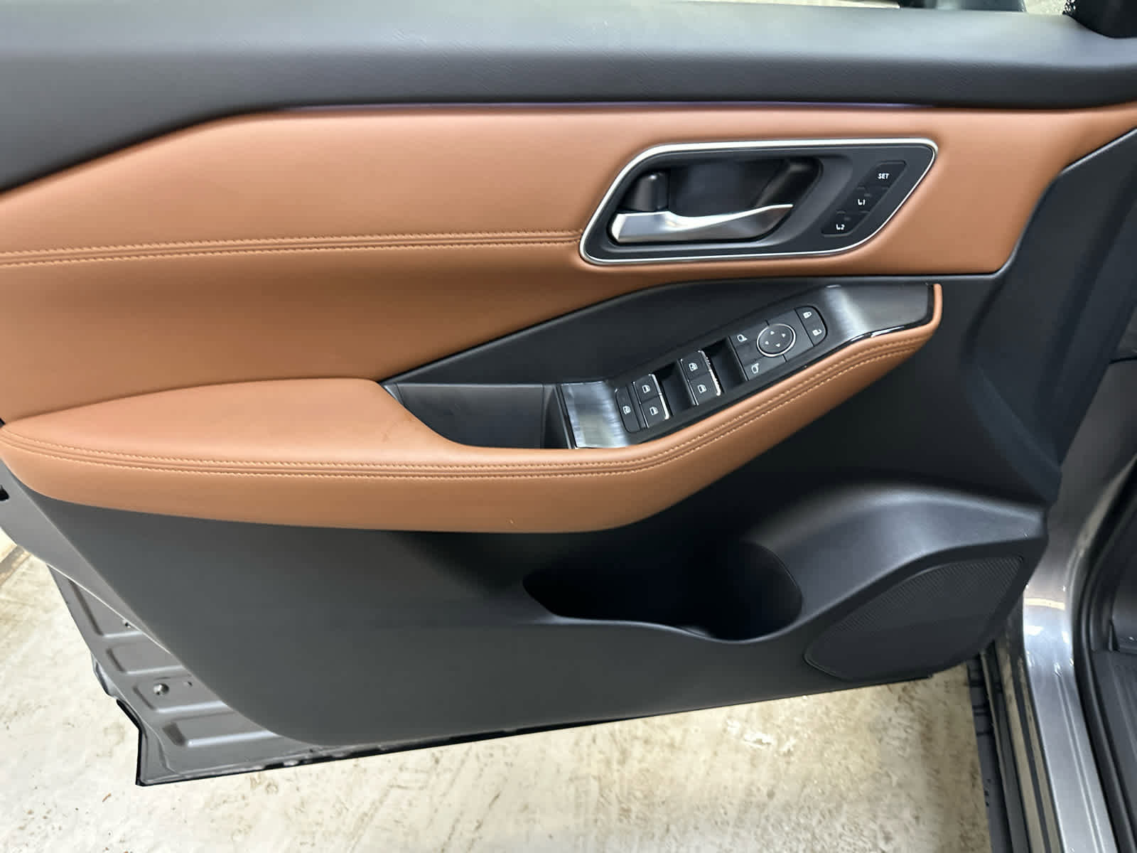 New 2026 Nissan Rogue Platinum image 19