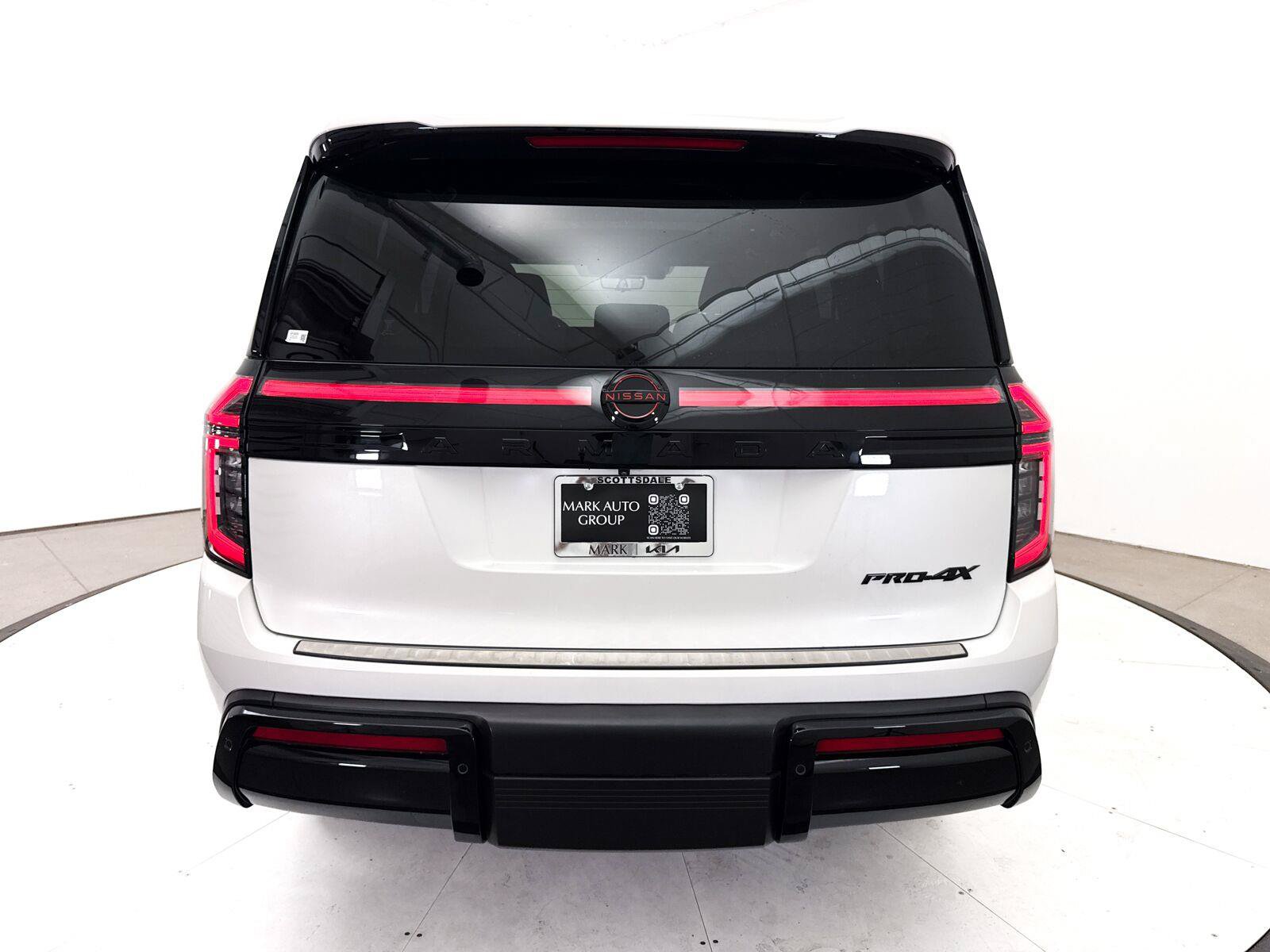 Used 2025 Nissan Armada PRO-4X w/ Pro-4X Premium Package AWD/4WD image 19