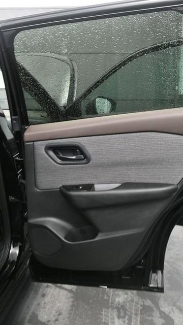 Used 2023 Nissan Rogue S AWD/4WD image 14