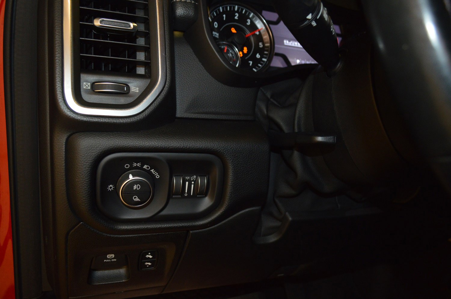 Used 2019 RAM 1500 Laramie w/ Sport Appearance Package image 15