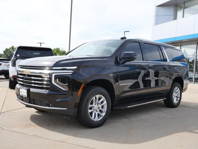 New 2026 Chevrolet Suburban LT w/ Comfort Package AWD/4WD image 3