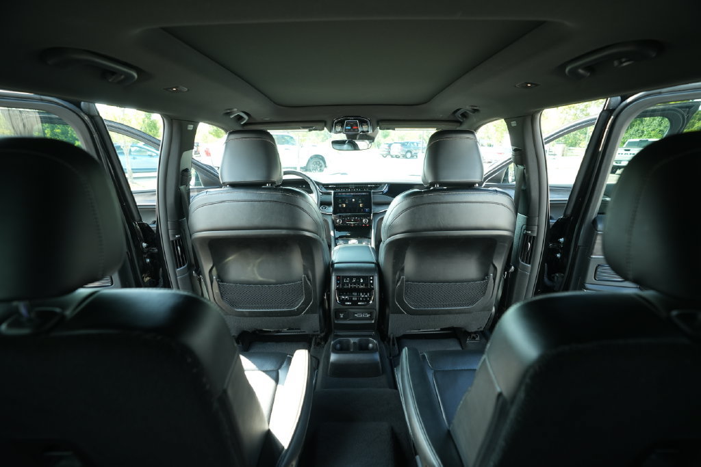Used 2023 Jeep Grand Cherokee L Overland AWD/4WD image 28