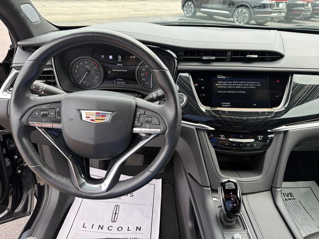 Used 2025 Cadillac XT6 Premium Luxury w/ Technology Package AWD/4WD image 20