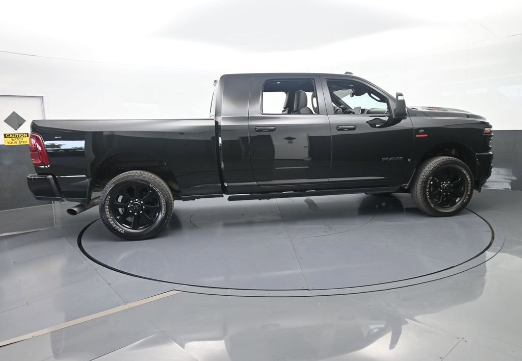 Used 2026 RAM 3500 Laramie AWD/4WD image 7