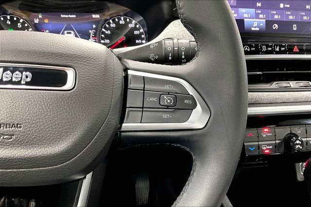Used 2024 Jeep Compass Latitude AWD/4WD image 13