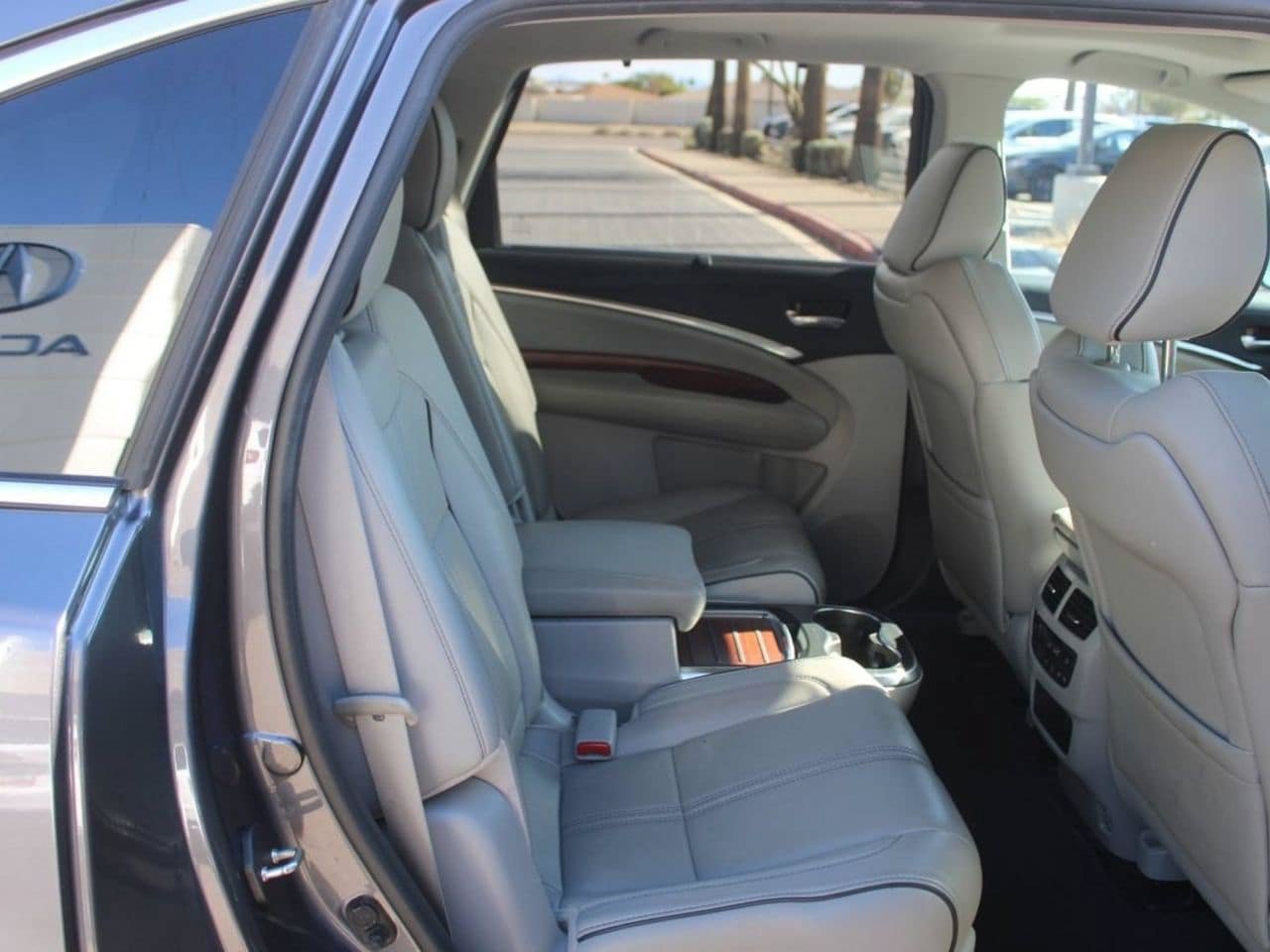 Used 2017 Acura MDX w/ Advance Package FWD image 13