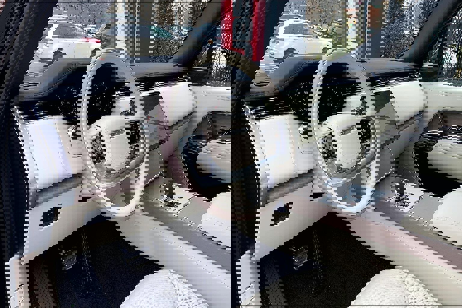 New 2026 Land Rover Range Rover Long Wheelbase SE image 8