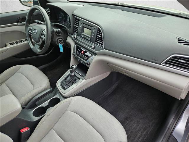Used 2017 Hyundai Elantra SE image 18