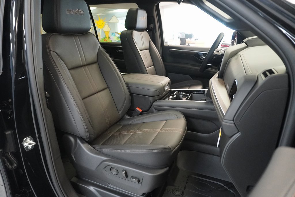 New 2026 Chevrolet Suburban High Country image 36