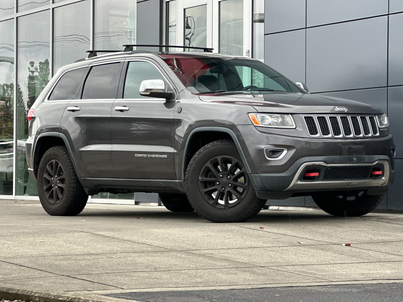 Used 2015 Jeep Grand Cherokee Limited w/ Trailer Tow Group IV AWD/4WD image 2