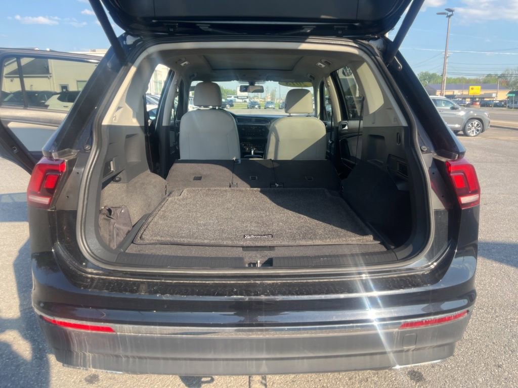 Used 2018 Volkswagen Tiguan SEL AWD/4WD image 15