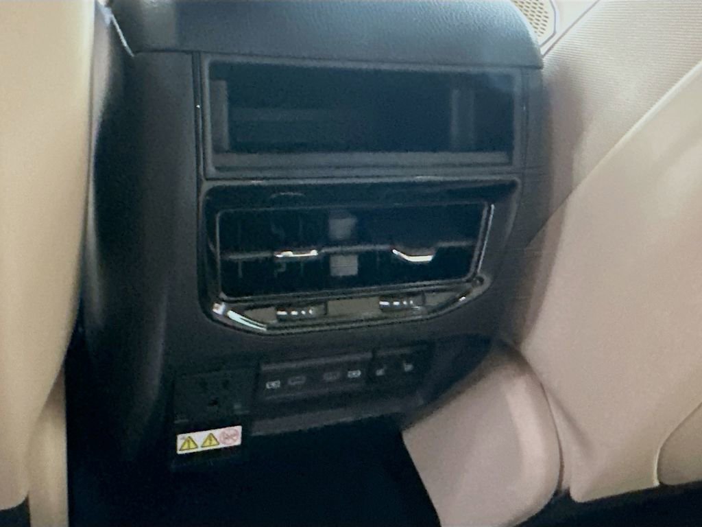 New 2026 Jeep Grand Cherokee Limited image 32