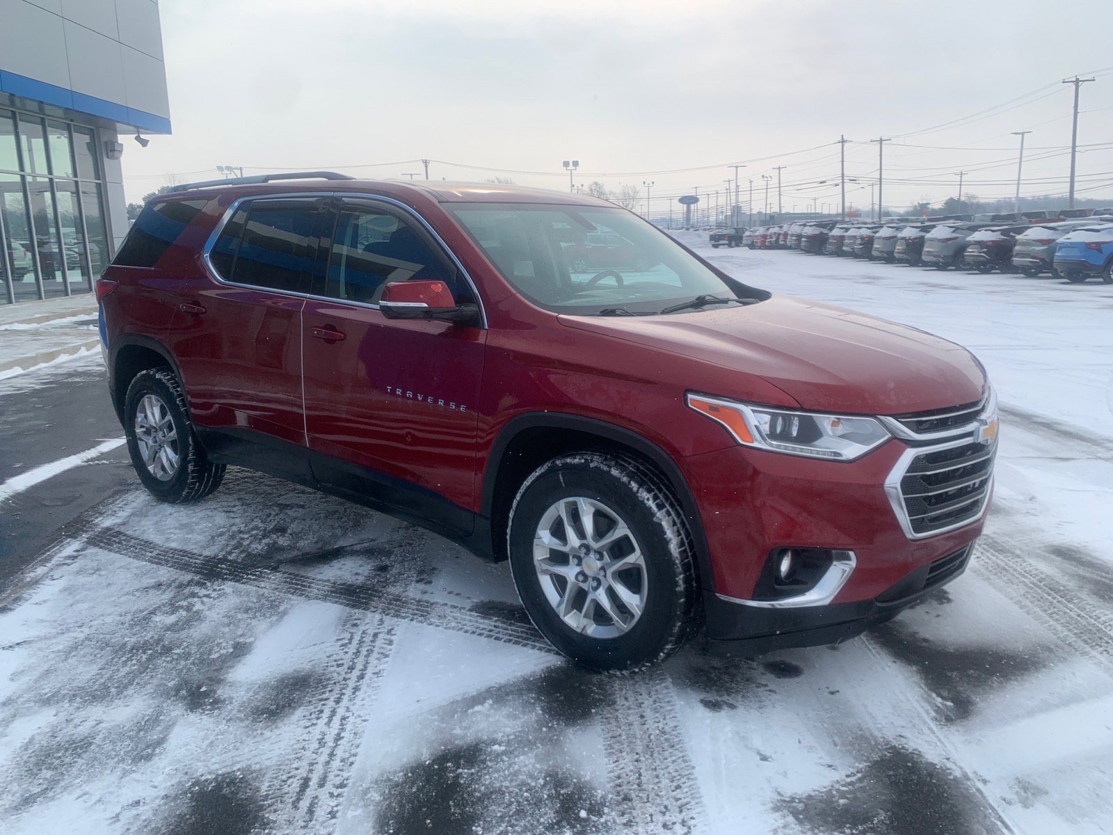 Used 2018 Chevrolet Traverse LT image 2