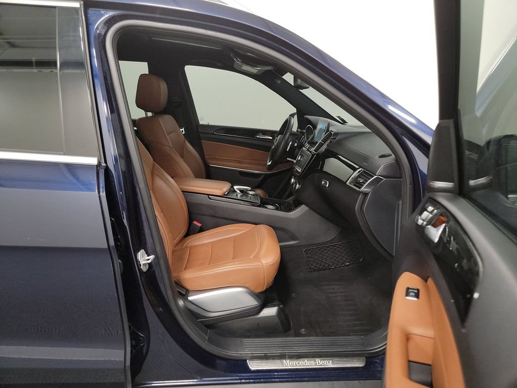 Used 2018 Mercedes-Benz GLS 550 4MATIC image 9