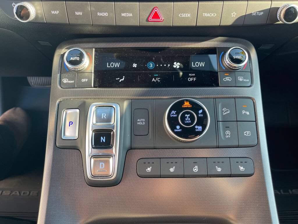 Used 2025 Hyundai Palisade Calligraphy AWD/4WD image 14