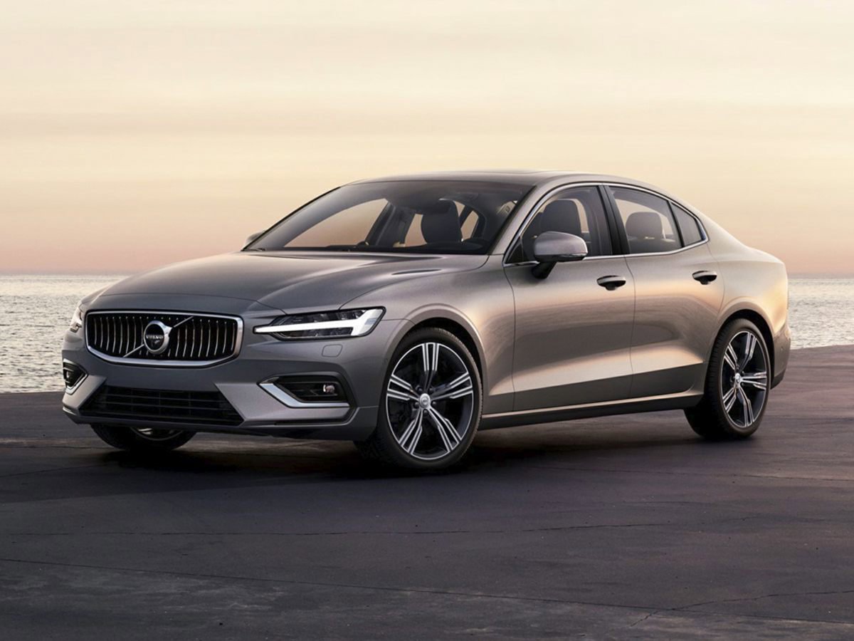 Used 2021 Volvo S60 T5 Momentum image 1