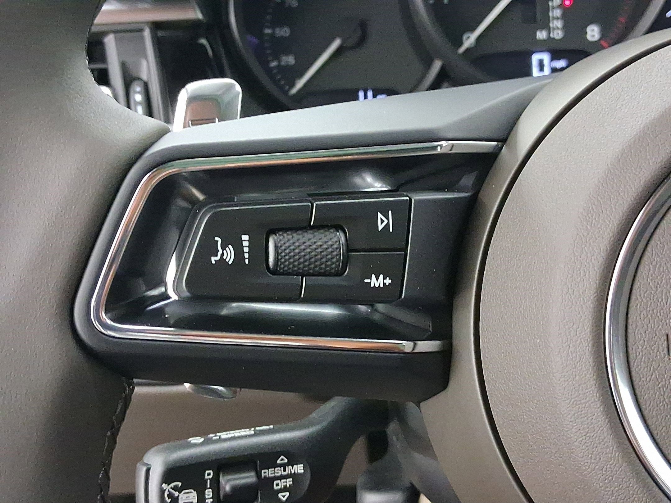 Used 2026 Porsche Macan image 16