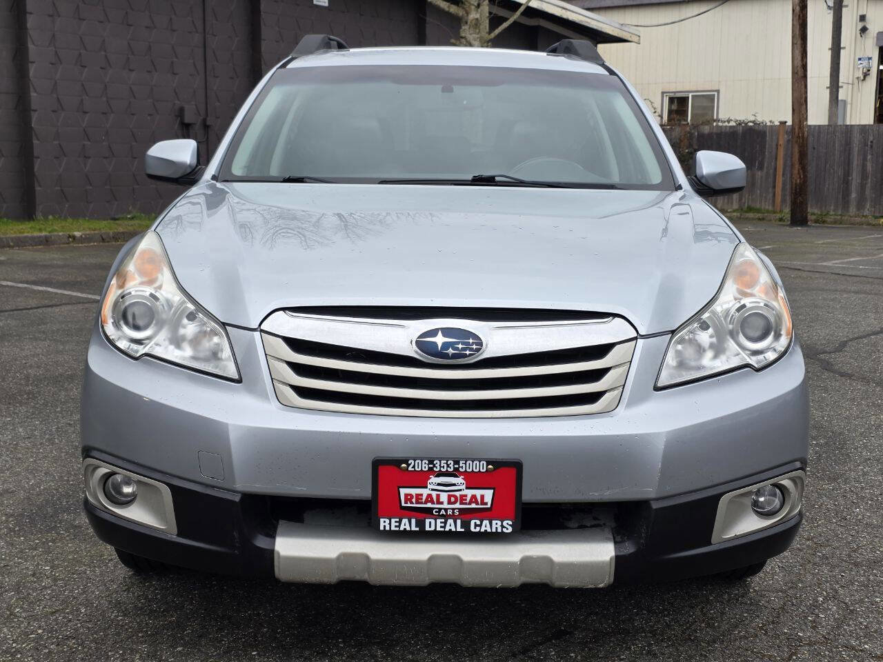 Used 2012 Subaru Outback 3.6R Limited image 2
