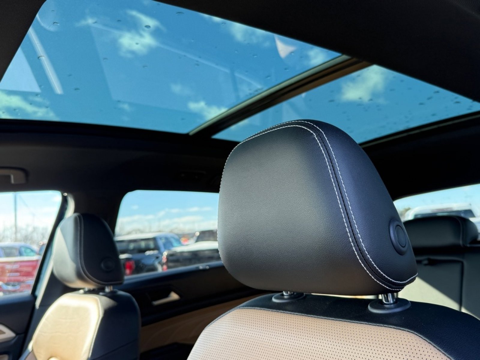 Used 2022 Volkswagen Atlas Cross Sport SEL Premium R-Line image 40