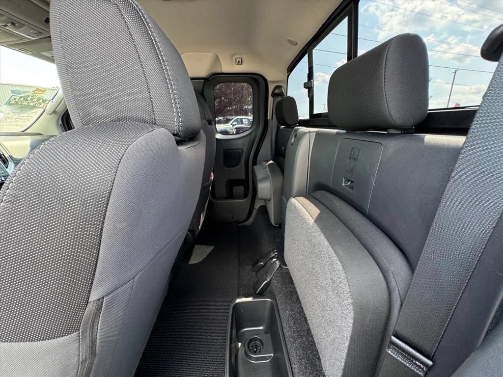 Certified 2025 Nissan Frontier SV RWD image 11
