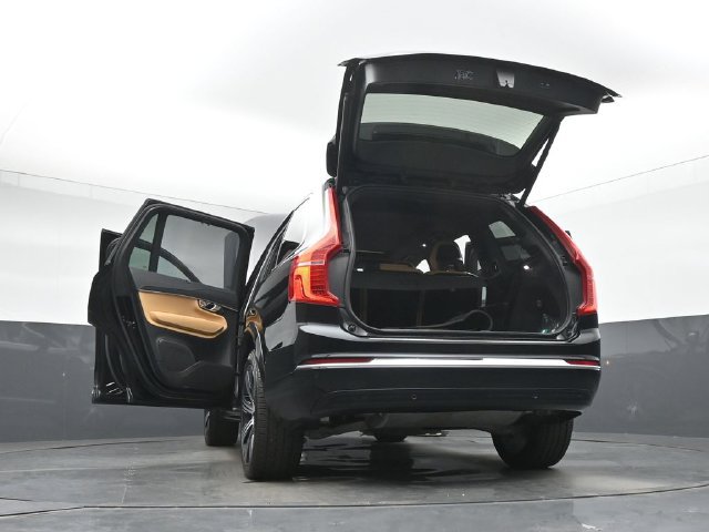 Used 2023 Volvo XC90 B6 Ultimate w/ Protection Package Premier AWD/4WD image 56