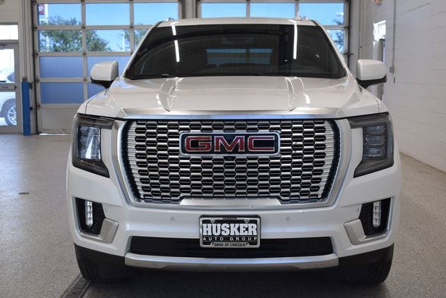 Used 2024 GMC Yukon Denali AWD/4WD image 3