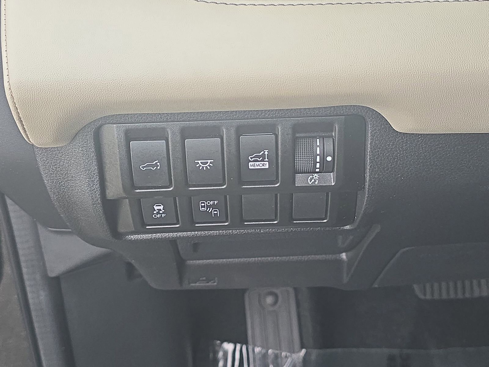 Used 2022 Subaru Ascent Limited image 36