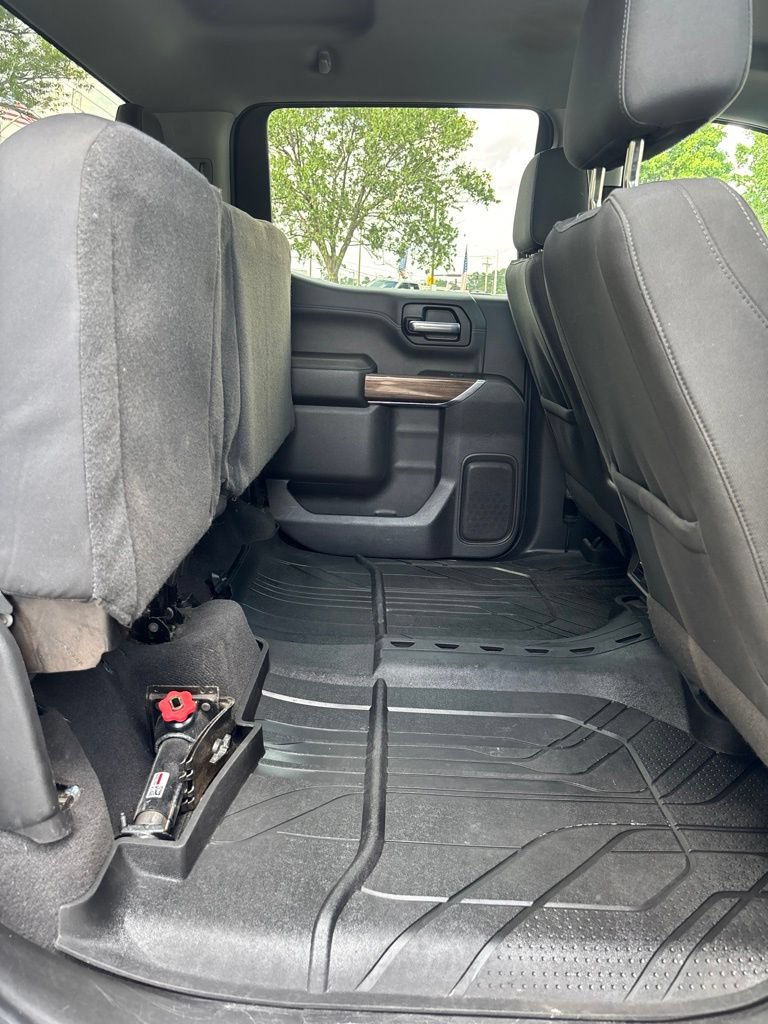 Used 2020 Chevrolet Silverado 1500 RST w/ RST Value Package AWD/4WD image 32