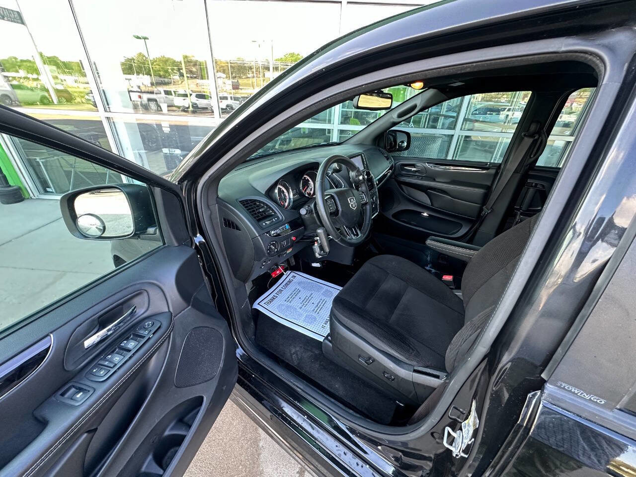 Used 2019 Dodge Grand Caravan SE image 16