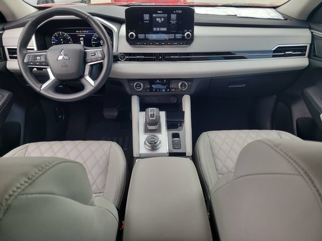 Used 2023 Mitsubishi Outlander SEL FWD image 15