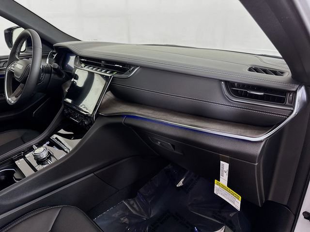 New 2025 Jeep Grand Cherokee L Overland w/ Trailer Tow Package image 31