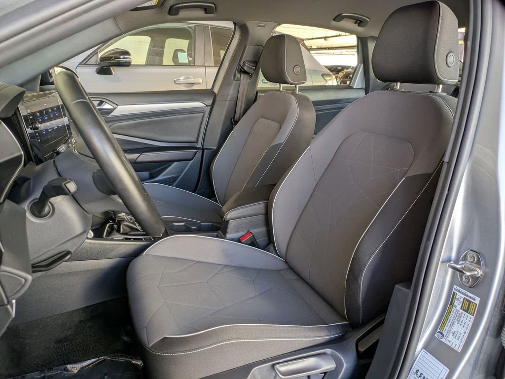 Used 2025 Volkswagen Jetta Sport image 23