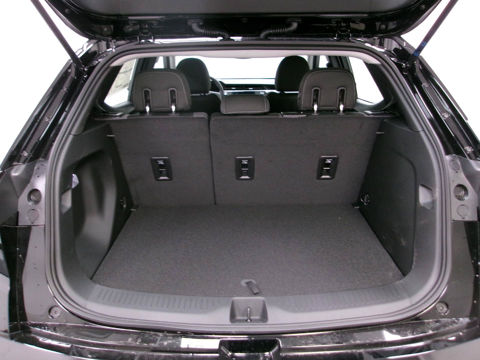 New 2027 Chevrolet Bolt LT w/ Comfort Package FWD image 11
