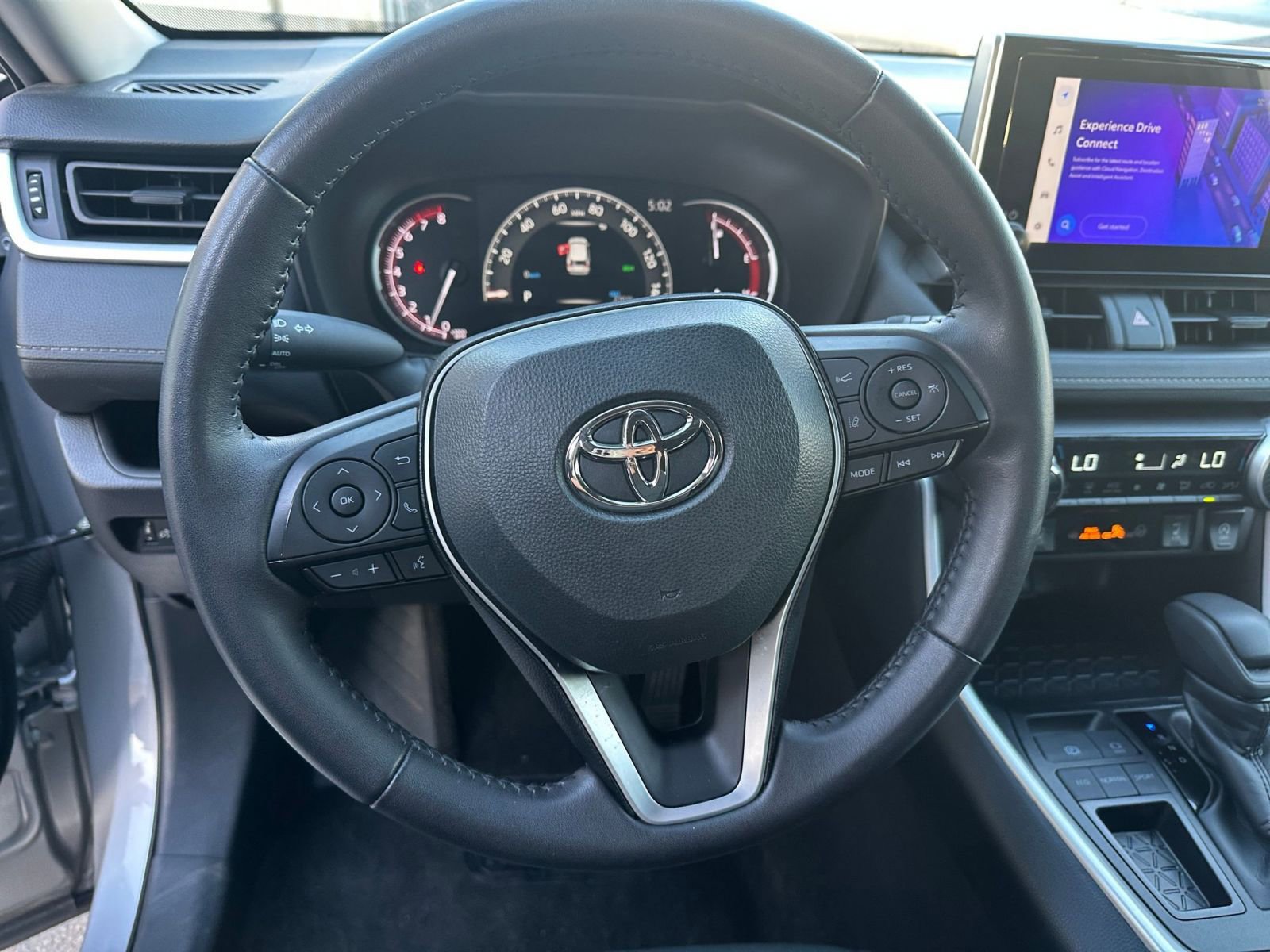 Used 2025 Toyota RAV4 XLE w/ Weather Package image 28