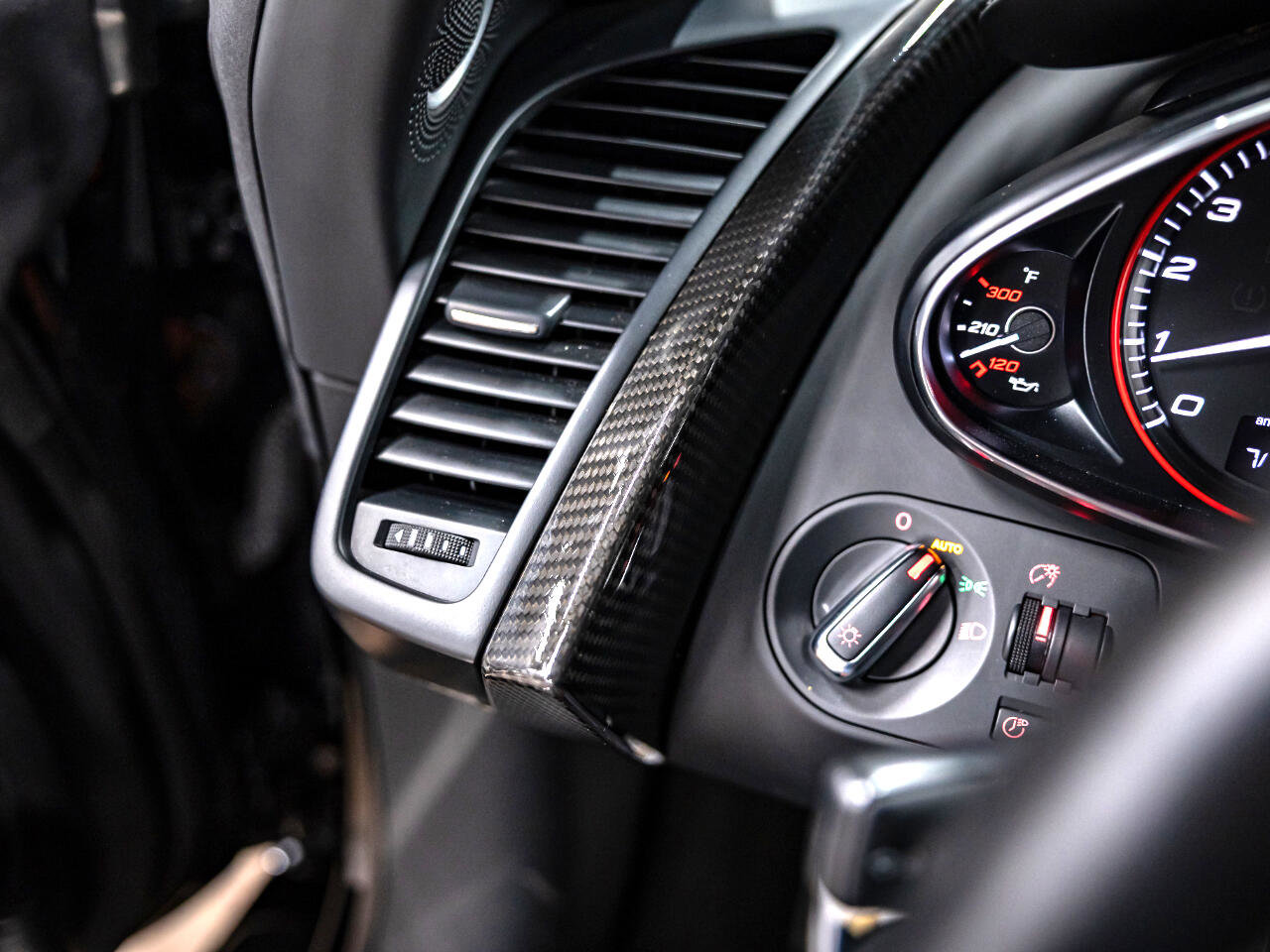 Used 2009 Audi R8 V10 image 39