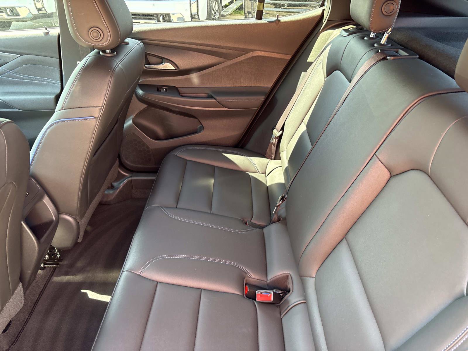 Used 2025 Buick Envista Sport Touring w/ Experience Buick Package FWD image 30