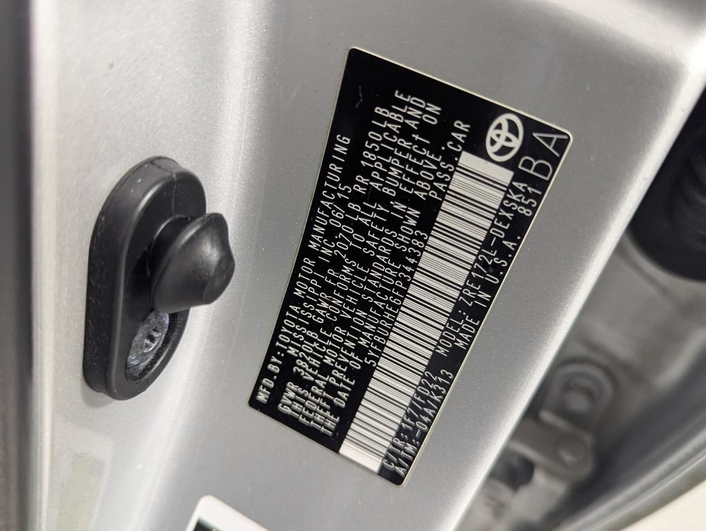 Used 2015 Toyota Corolla S FWD image 25