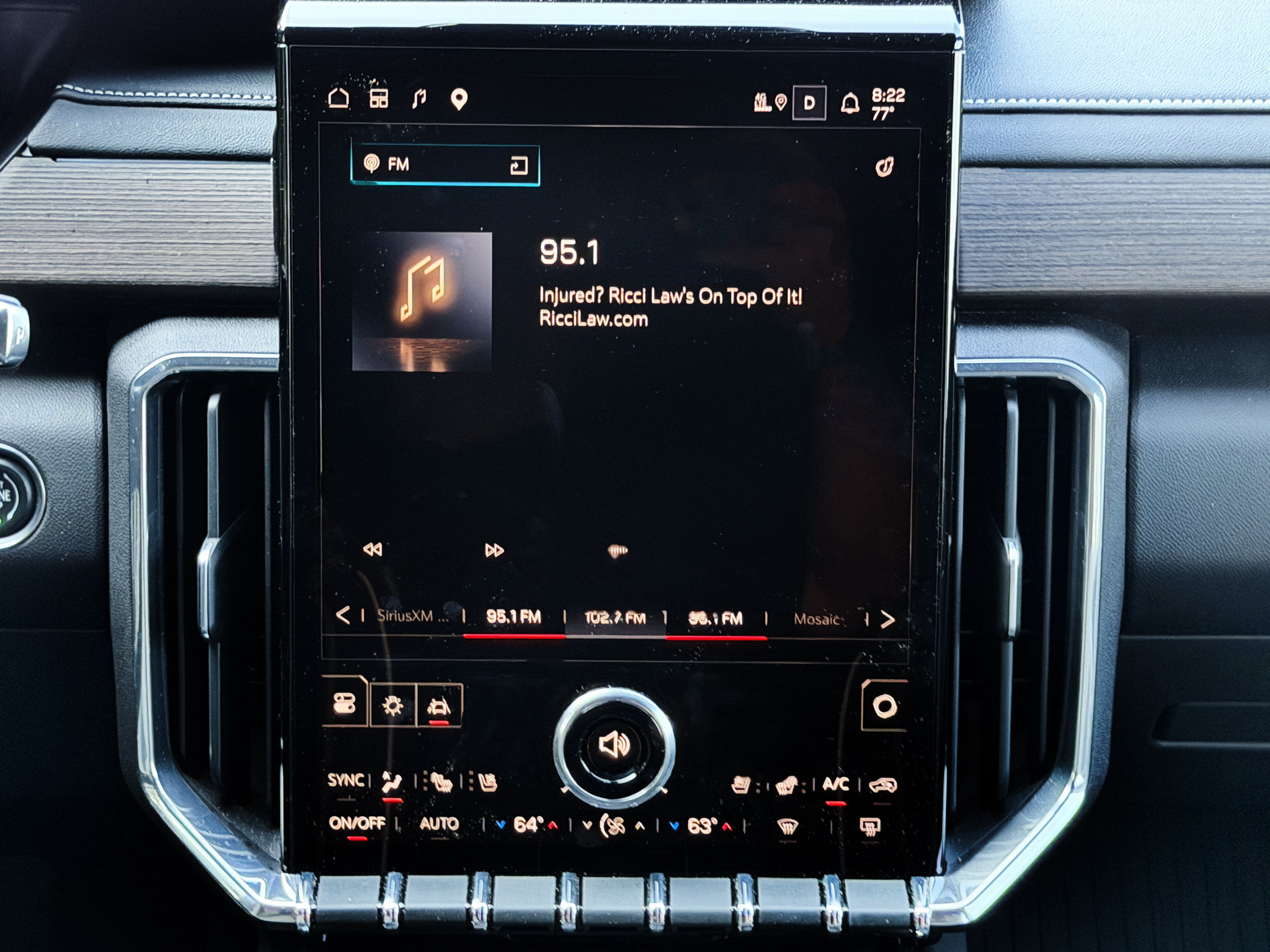 Used 2024 GMC Acadia Denali FWD image 9