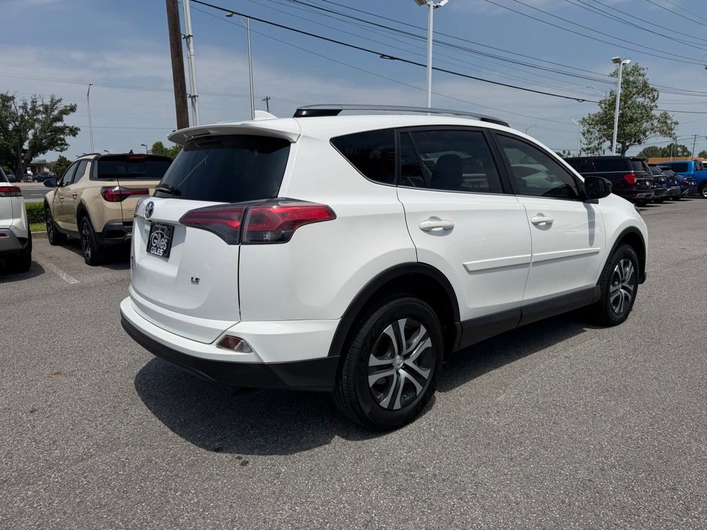 Used 2018 Toyota RAV4 LE w/ Carpet Mat Package FWD image 5