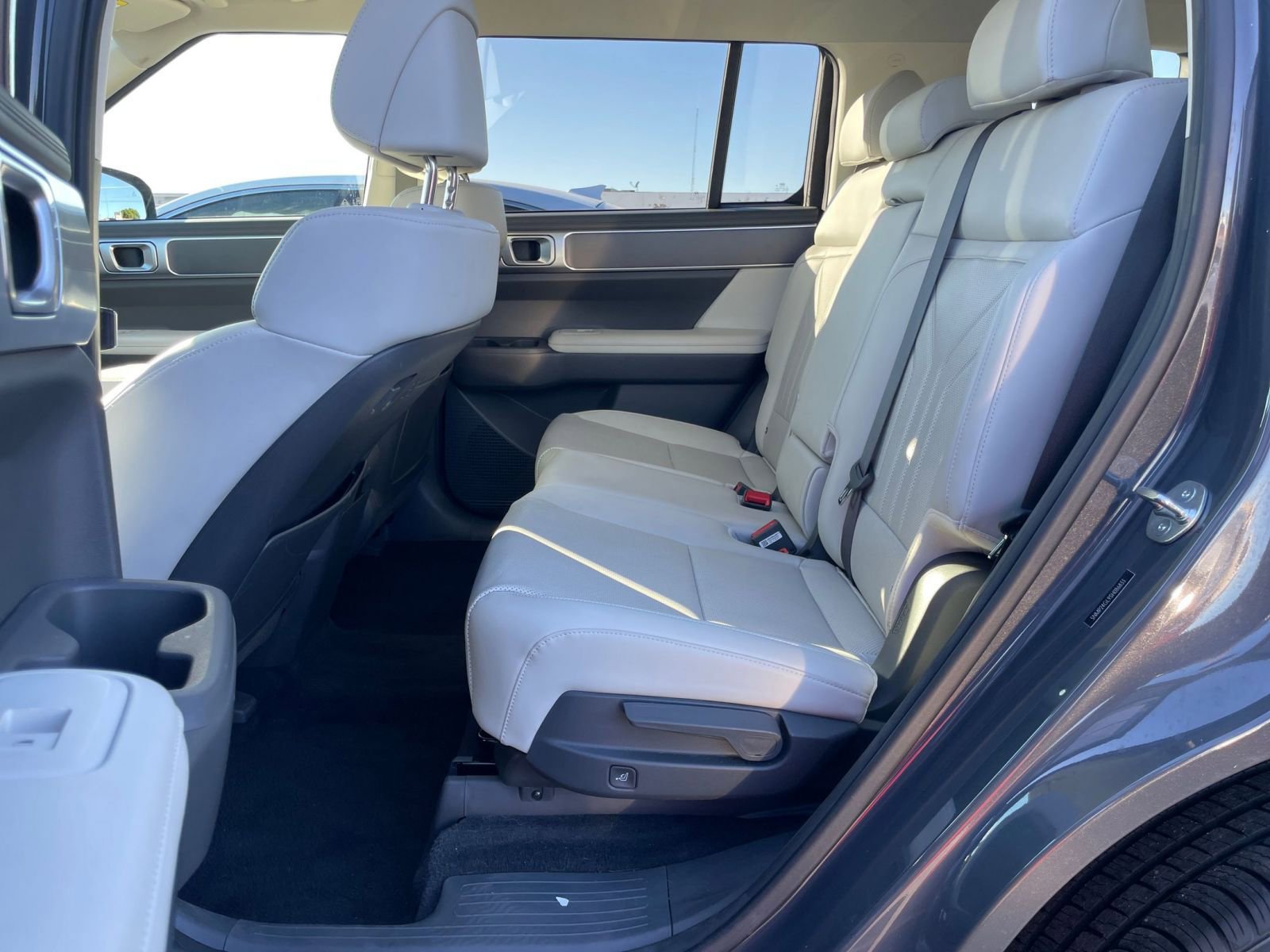 Used 2025 Hyundai Santa Fe SEL FWD image 29