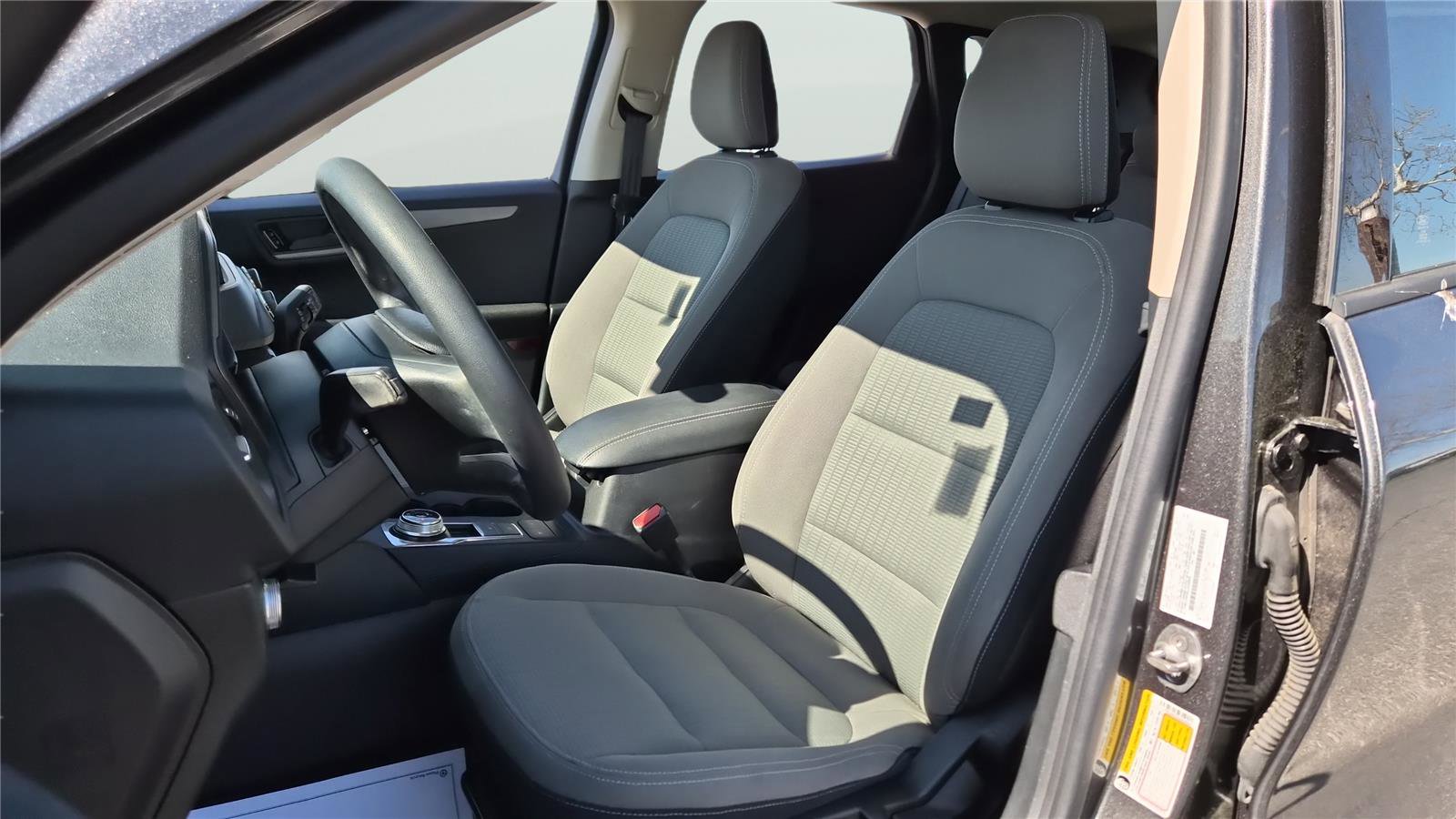 Used 2020 Ford Escape S image 10